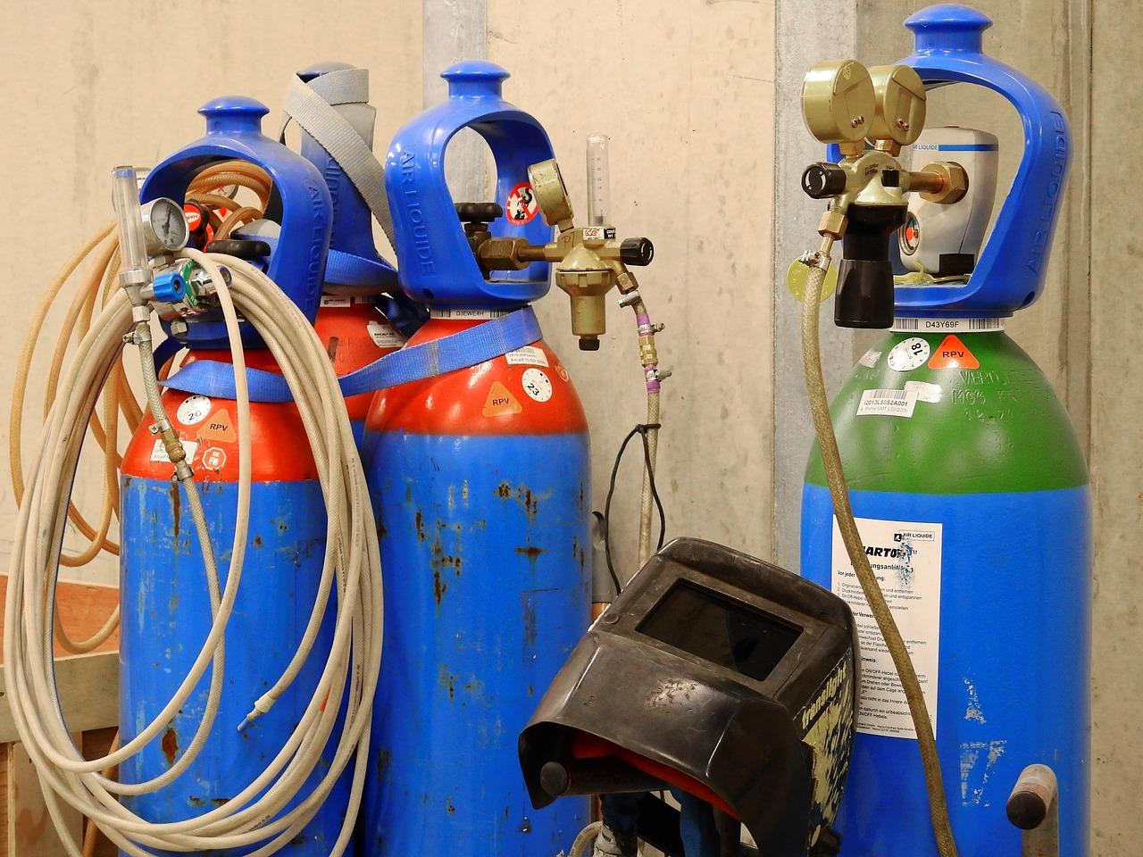 Jakiego rodzaju urządzenia stosuje się w sektorze cięcia gazowego i spawalnictwa?