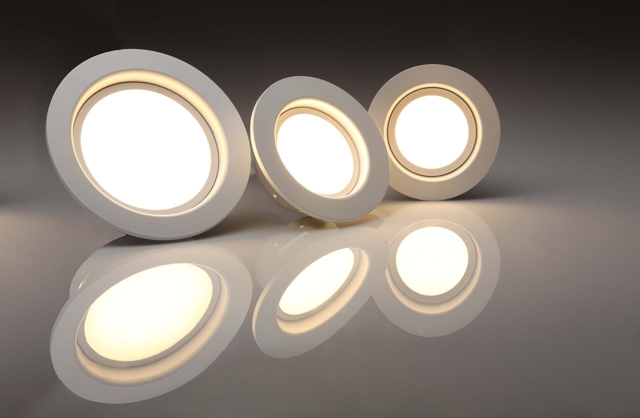 Żarówki LED – czy są lepsze od zwykłych?