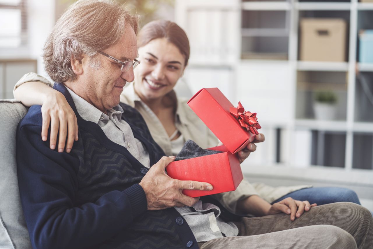 W jakim opakowaniu warto podarować prezent komuś bliskiemu?